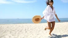 Ce porți la plajă peste costumul de baie? Iată 5 sugestii (P)
