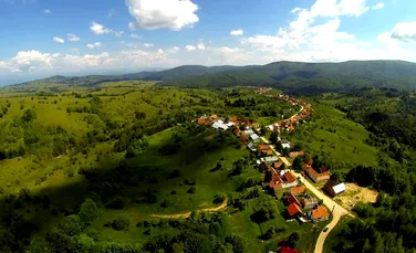 Satul din România care s-a transformat dintr-un loc pustiu în atracţia culturală a Europei – VIDEO