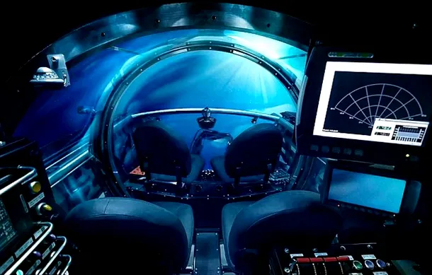 Mai confortabil decât submersibilele obişnuite de dimensiuni asemănătoare, C-Explorer 5 este numit de producătorii săi „prima limuzină subacvatică din lume”.
