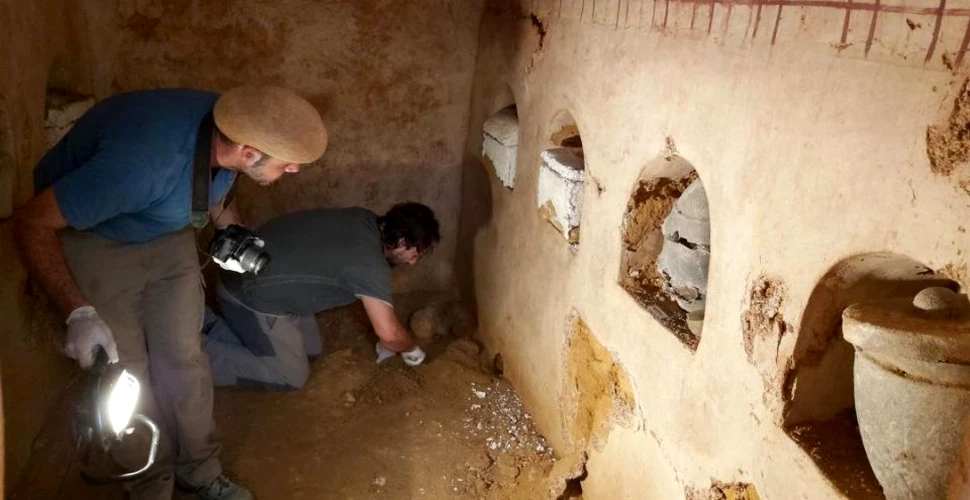 O cameră funerară intactă a fost descoperită sub o locuinţă din Spania