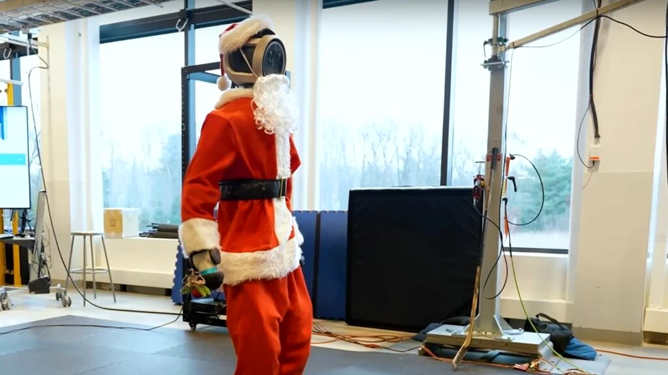 Iată cum roboții de la Boston Dynamics „urează” un Crăciun fericit!