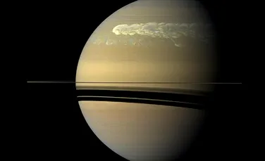 Cea mai mare furtună observată pe Saturn a avut un diametru egal cu cel al Terrei (FOTO)