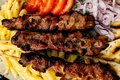 Românii, mari consumatori de carne procesată. Cât de periculoasă este pentru sănătate