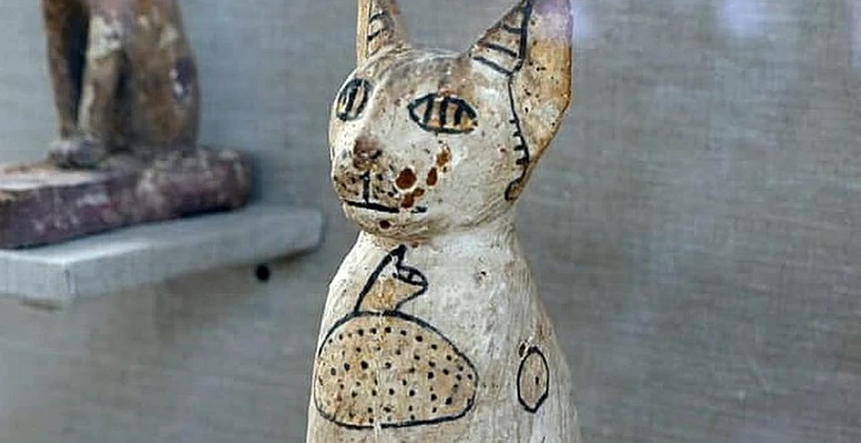 Zeci de pisici mumificate au fost descoperite într-un mormânt egiptean vechi de 2.500 de ani