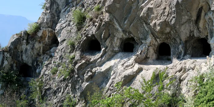 O descoperire dintr-o peșteră din Franța arată de ce au dispărut neanderthalienii