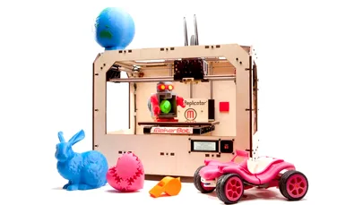 Noile imprimante 3-D printează obiecte în mai multe culori şi din materiale biodegradabile (VIDEO)