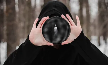 Misterul unei celebre oglinzi de obsidian, pentru spiritism, a fost elucidat