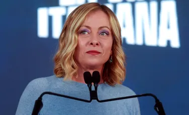 Giorgia Meloni, tot mai apreciată de italieni după răcirea de Donald Trump