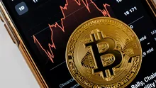 40% din investitorii în Bitcoin au pierdut bani. Va continua să scadă criptomoneda?