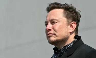 Câți bani a donat Elon Musk în 2022?