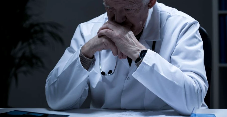 Cu cât este mai bătrân doctorul, cu atât rata mortalităţii în rândul pacienţilor este mai mare