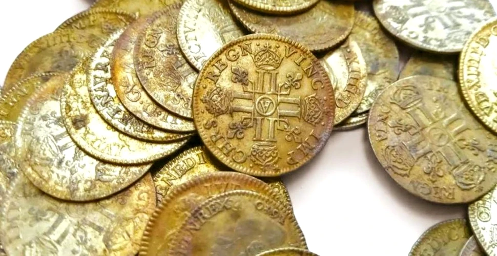 Sute de monede din aur din secolul XVII, descoperite în timpul renovării unui conac din Franța