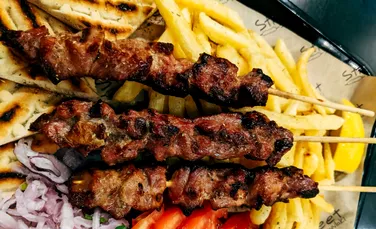 Prețurile pentru Souvlaki, o gustare grecească populară, cresc vertiginos