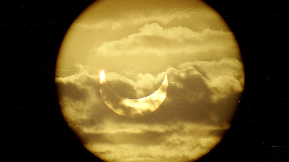 O eclipsă parţială de Soare, vizibilă şi din România, pe 20 martie