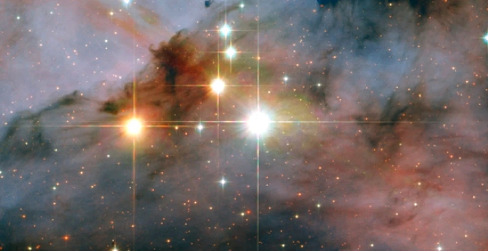 Telescopul Hubble descopera tripleti stelari