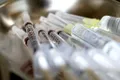 Motivul pentru care Sanofi şi GSK amână lansarea vaccinului împotriva COVID-19