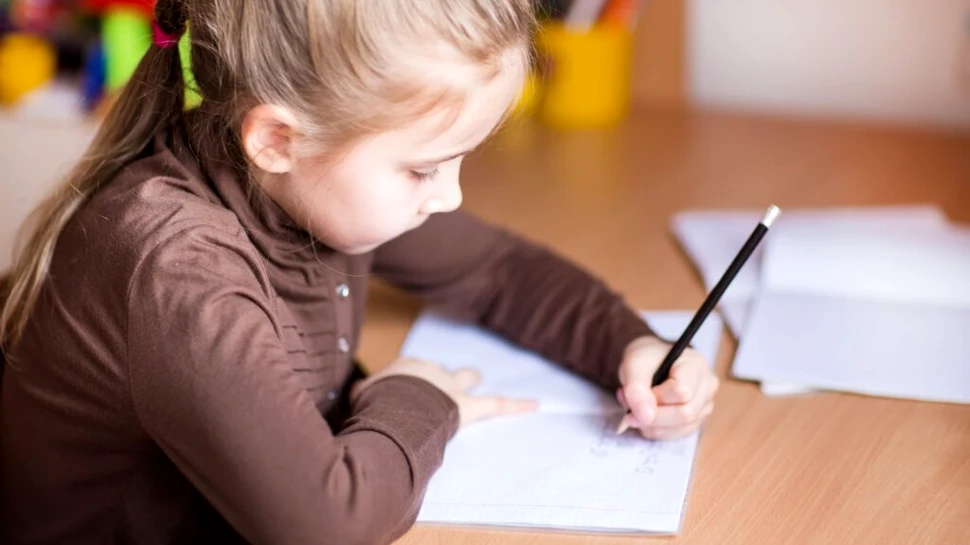 Un nou studiu arată motivul pentru care oamenii stângaci au persistat de-a lungul evoluției