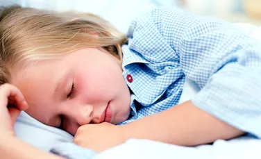 Copiii care se culcă devreme au un risc mai mic de a fi obezi