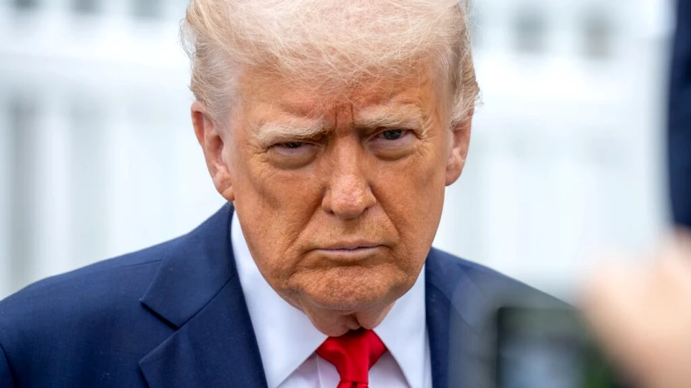 Donald Trump a amenințat că va impune Canadei tarife de 100%