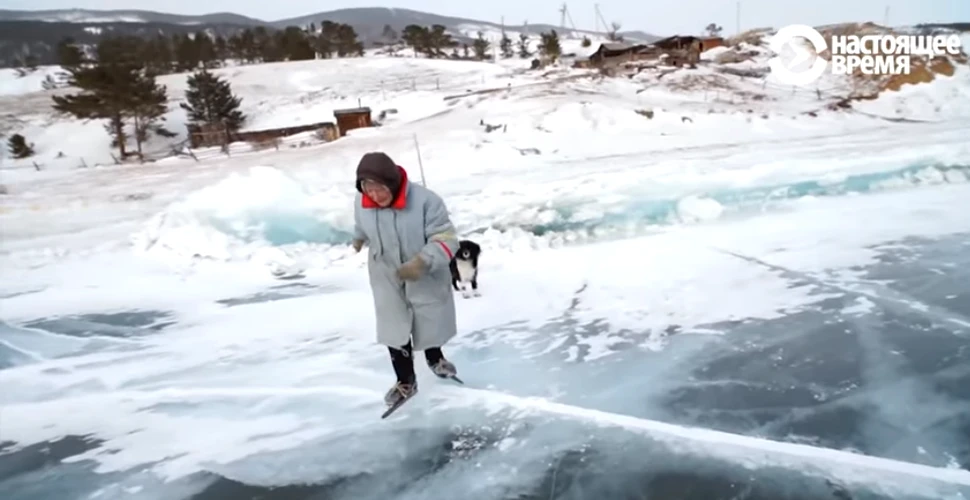 Cum s-a schimbat viaţa bătrânei care patinează pe lacul Baikal după ce povestea ei a cucerit Internetul