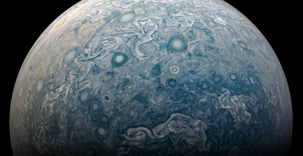 NASA a observat lumini puternice ciudate pe Jupiter. Nu au mai fost detectate niciodată pe alte planete