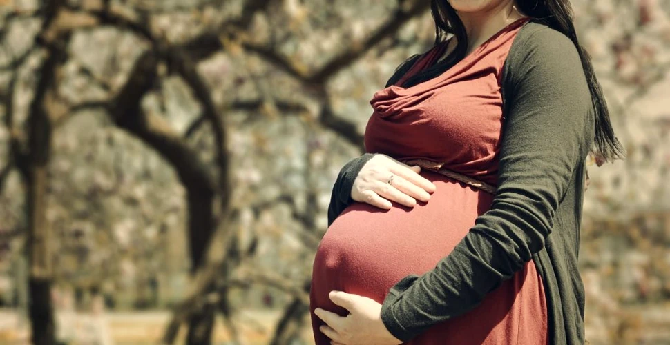 Zeci de „chimicale misterioase” găsite în corpul femeilor însărcinate nu pot fi identificate. Cercetătorii sunt îngrijorați