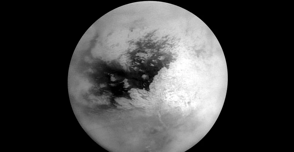 Pe Titan au fost descoperite lacuri „tropicale” de gaz lichefiat