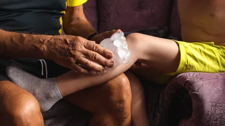 Medicii avertizează: Punga cu gheață ar putea agrava leziunile