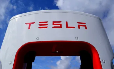 Agenția germană de circulație rutieră spune că 59.000 de vehicule Tesla au o defecțiune de software