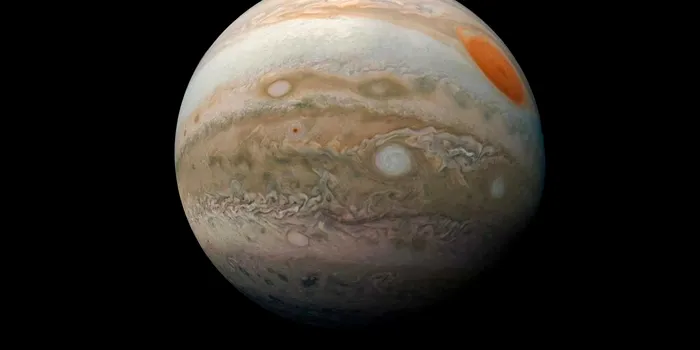 Ceva fascinant se ascunde sub norii planetei Jupiter