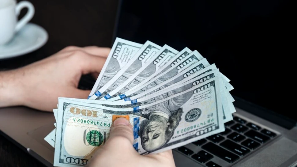 Cum au schimbat tehnologia și telefonul mobil felul în care românii accesează finanțarea (P)