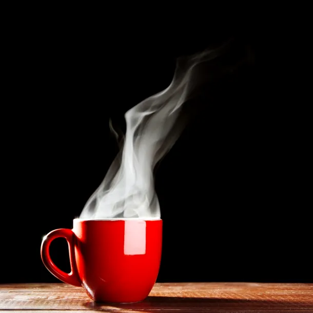 Cafeaua fierbinte se răceşte dacă e lăsată într-o încăpere cu temperatura mai mică decât a ei, dar de ce ? Fizicienii au reuşit acum, pentru prima dată, să explice acest fenomen în termenii mecanicii cuantice.
