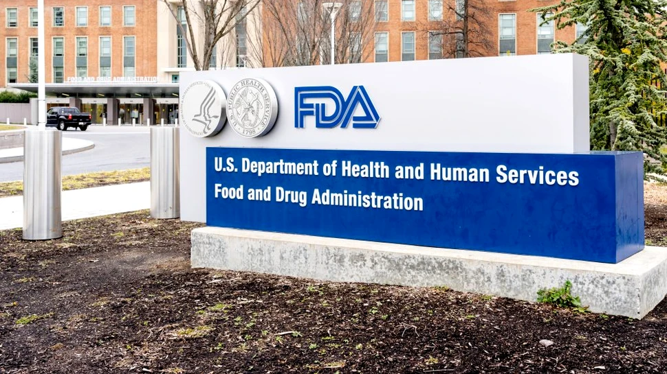 Motivul pentru care doi şefi de la FDA, responsabili de campania de vaccinare în SUA, îşi dau demisia