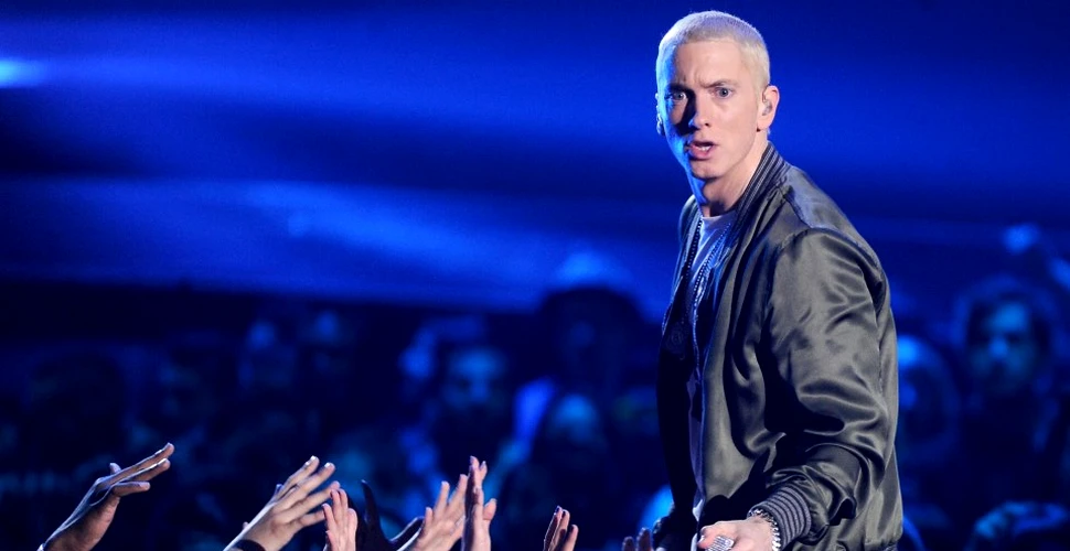 Eminem, cunoscutul cântăreţ de hip-hop a produs un film de comedie