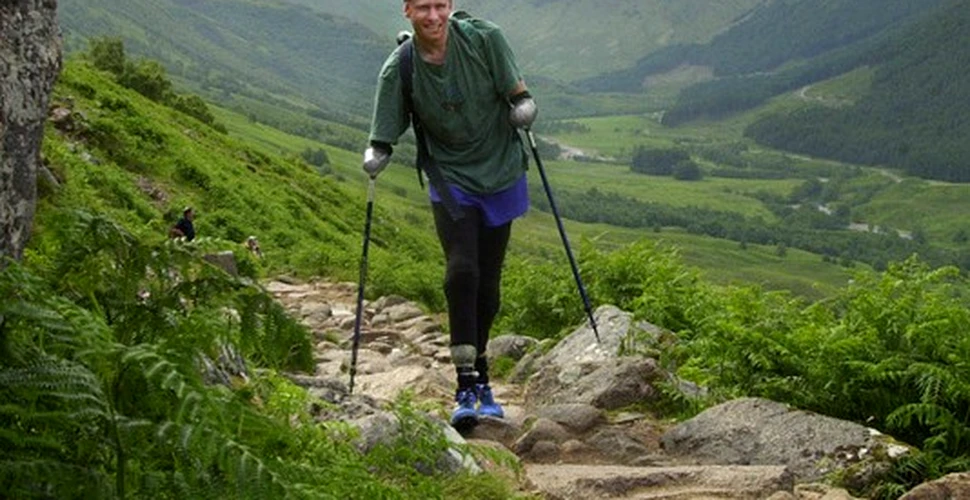 Un alpinist fără mâini şi picioare a escaladat un vârf de 4.500 de metri