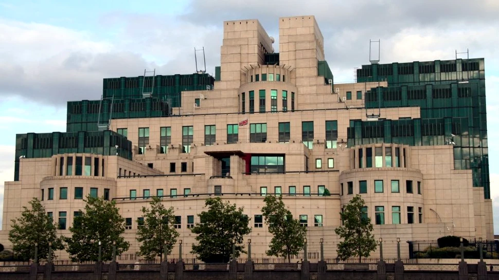 Detalii despre „criminalitatea gravă” a unui agent MI6 care avea „licență de a ucide”, ținute ascunse față de oficialii britanici