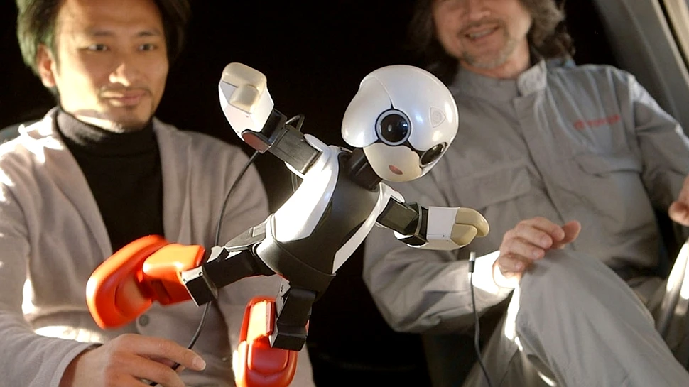 „Un pas mare pentru roboţi”: micuţul android japonez Kirobo va pleca în spaţiu în luna august (VIDEO)