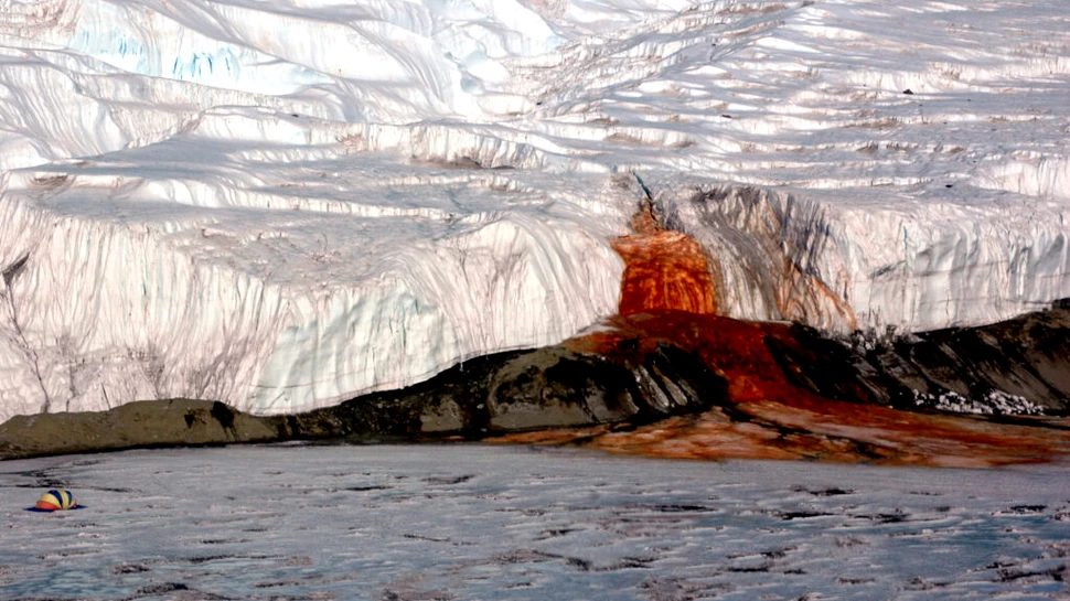 Cercetătorii au elucidat misterul Cascadelor de Sânge din Antarctica