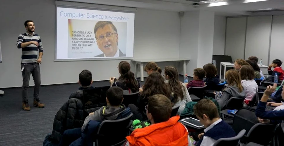 4000 de elevi români au dat viaţă personajelor din Minecraft la Hour of Code
