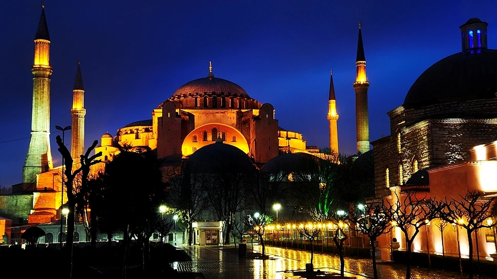 Situaţie controversată în Turcia: catedrala Sfânta Sofia din Istanbul ar putea să redevină moschee (GALERIE FOTO)