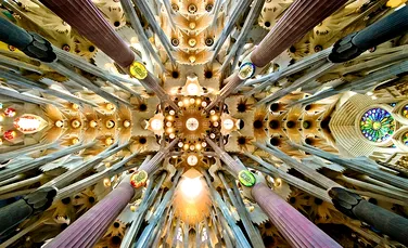 Iată cum va arăta Sagrada Familia în 2026, când capodopera lui Gaudí va fi finalizată! (VIDEO)