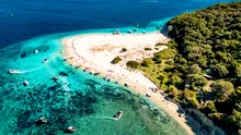 Autoritățile din Grecia interzic șezlongurile și umbrelele pe plaje