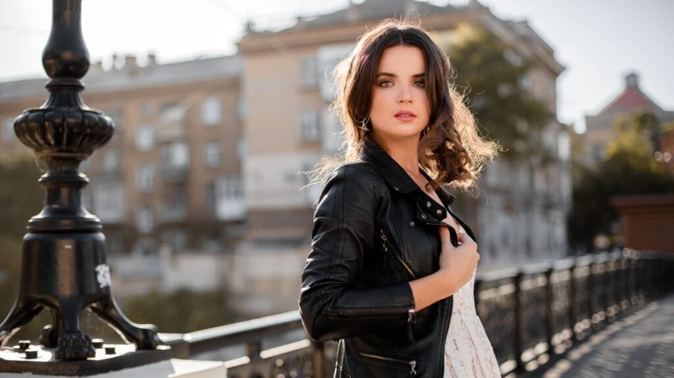 Geci și jachete pentru începutul de toamnă – descoperă o selecție de modele la modă