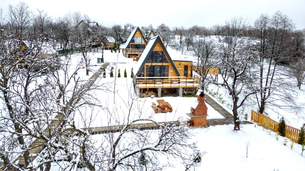 Cabane A-frame 2 persoane cu ciubăr: relaxare totală la munte (P)