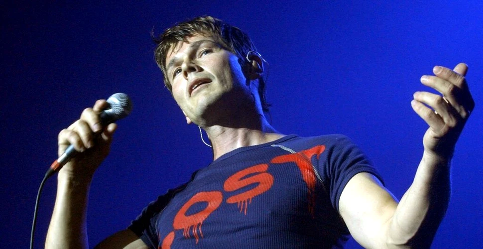 Morten Harket, solistul trupei A-ha. La vârsta de 4 ani scria muzică și cânta la pian