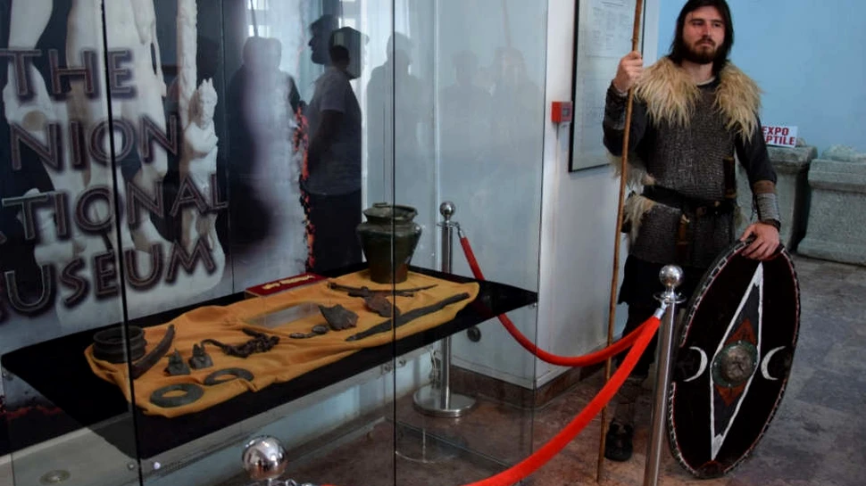 Artefacte din Mormântul Princiar dacic de la Cugir, expuse – FOTO