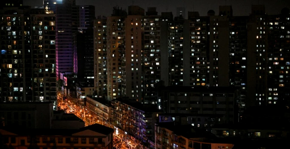 De ce țipă de la balcoane locuitorii carantinați în Shanghai? Filmări ciudate au apărut pe rețelele de socializare