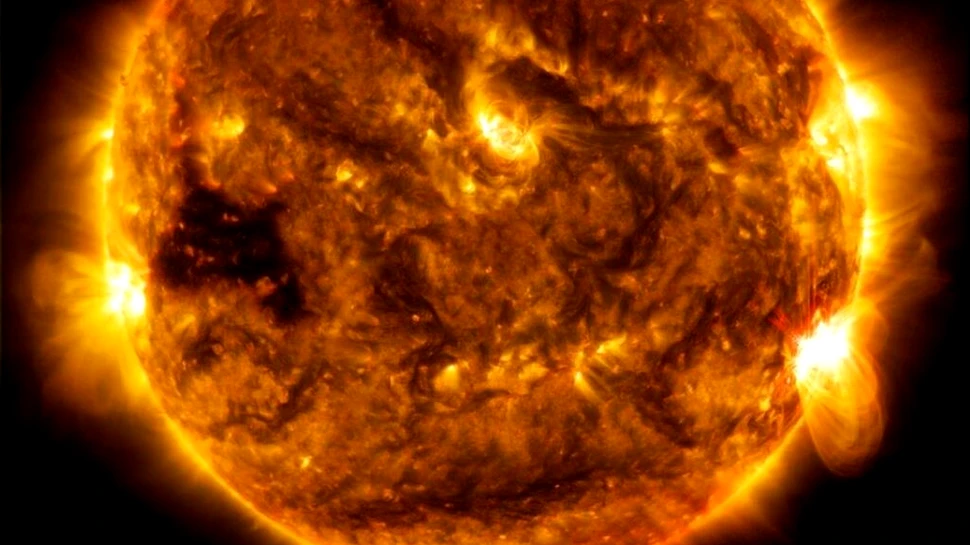 O „minge de plasmă solară” se îndreaptă spre Pământ. Ce s-ar putea întâmpla?