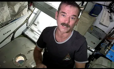 Un astronaut canadian dezvăluie cum îşi taie unghiile membrii echipajului de pe SSI (VIDEO)