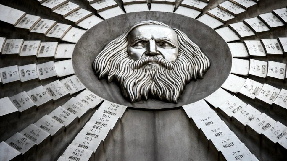 Dmitri Mendeleev, tabelul elementelor chimice, vodka și rafinării rusești. „Mi-a apărut în vis un tabel unde toate elementele se așezau la locul lor, așa cum trebuia”